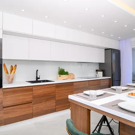 Lumiere Apartment 特罗吉尔
