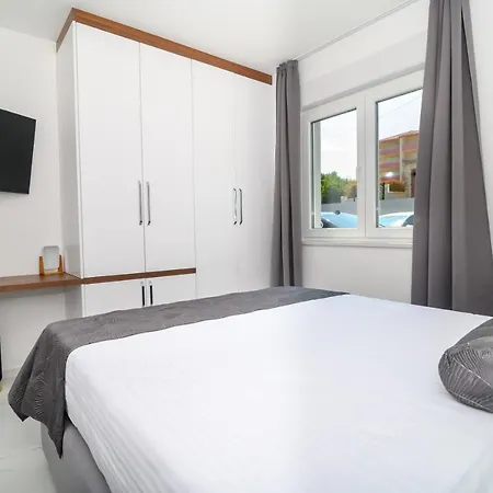 Apartament Lumiere Apartment