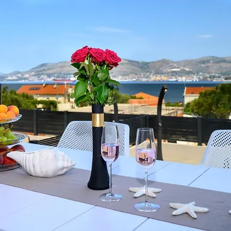 Apartament Lumiere Apartment