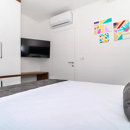 Apartament Lumiere Apartment