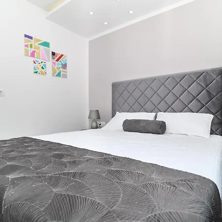 Lumiere Apartment *